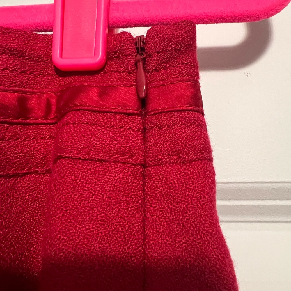 WHBM WOOL BLEND SKIRT SUIT WITH ROSETTE LAPEL PIN- RED-SIZE 8 - Picture 11 of 16